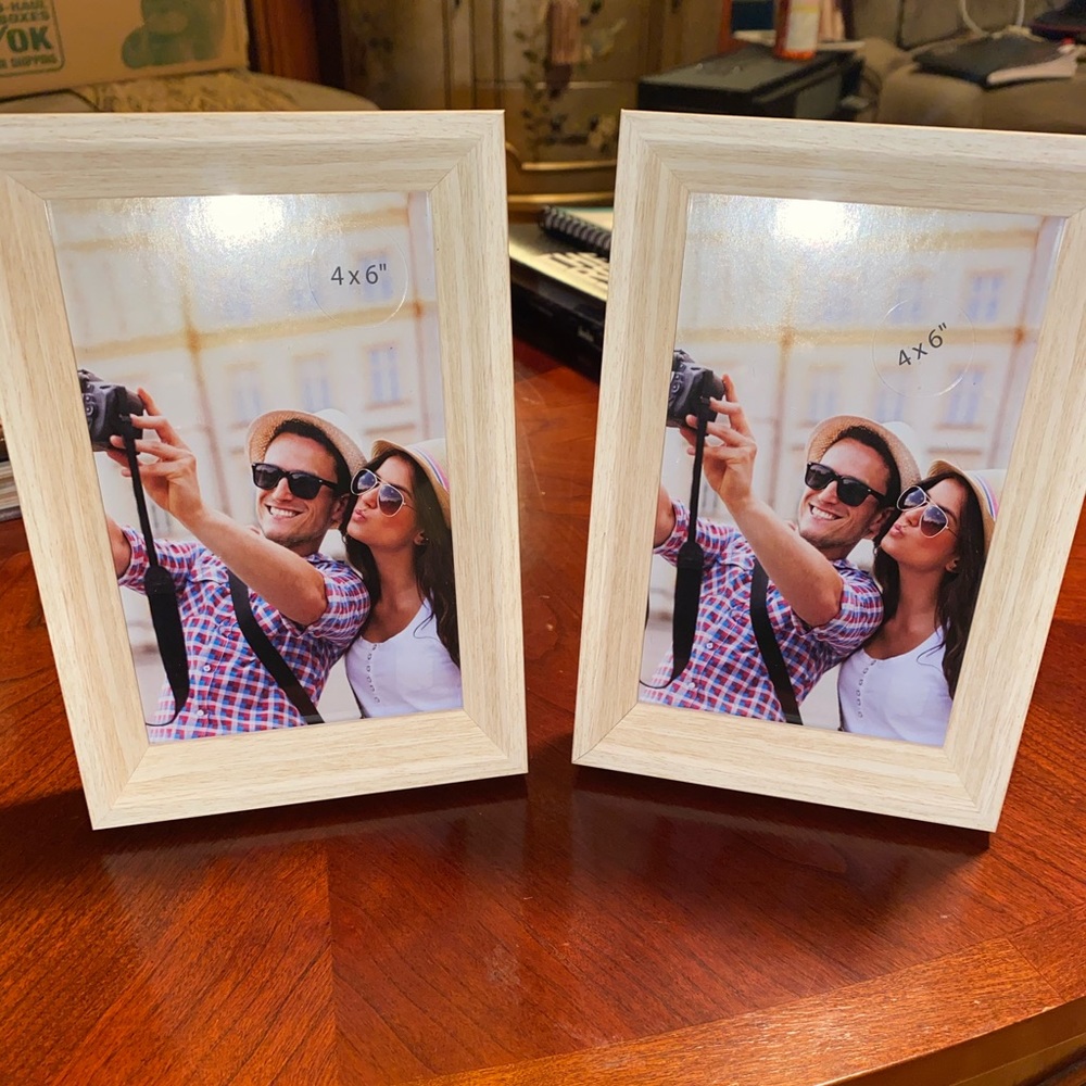 Room Essentials Wooden Frames Set